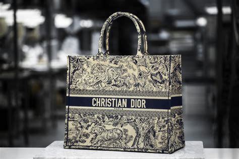 The Making of Dior’s Book Tote in Toile de Jouy